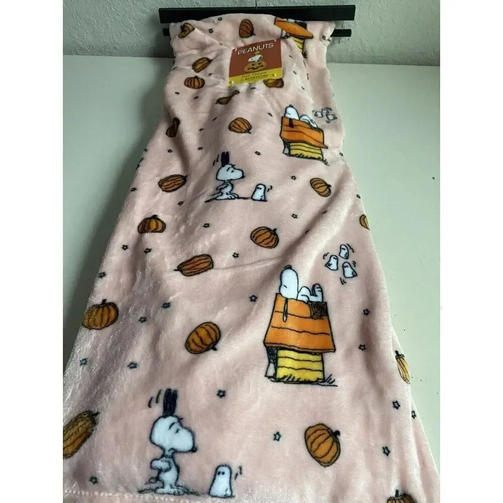 Peanuts Soft‎ Blanket Throw Snoopy Woodstock Pumpkin Halloween Pink 50X70” NEW